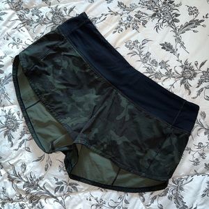 Lululemon Speed Up Low-Rise Lined Short 2.5" - Camo